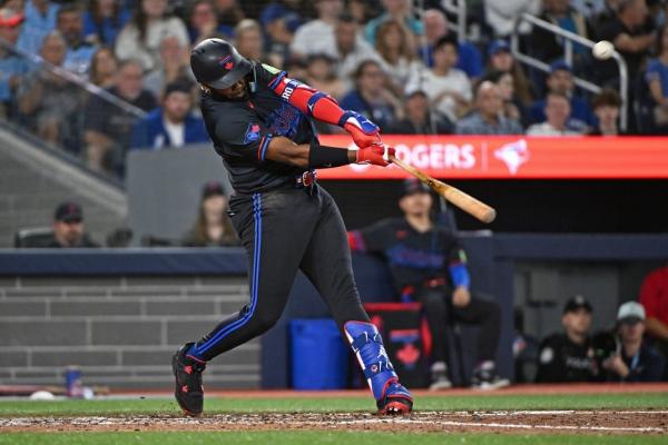 Vladimir Guerrero Jr.'s 3 extra-base hits lift Jays past Orioles thumbnail