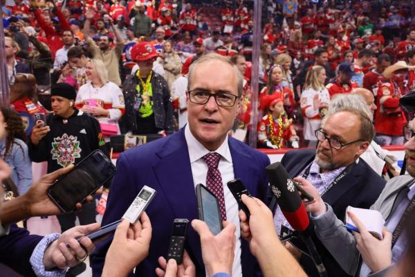 Cup champion Panthers extend coach Paul Maurice