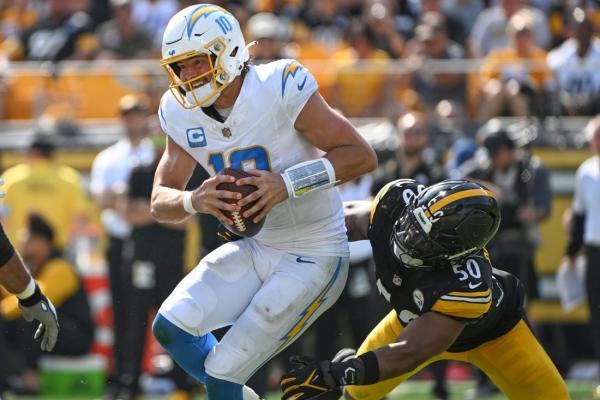 Report: X-rays negative for Chargers QB Justin Herbert (ankle)