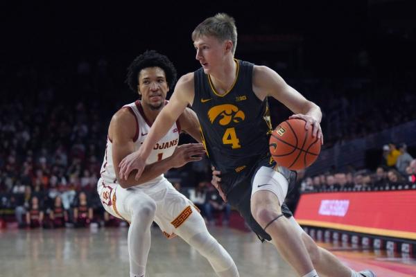 Hot-shooting USC rolls wire-to-wire against Iowa