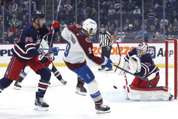 Connor Hellebuyck, Jets stifle Avs 1-0, improve to 13-1-0