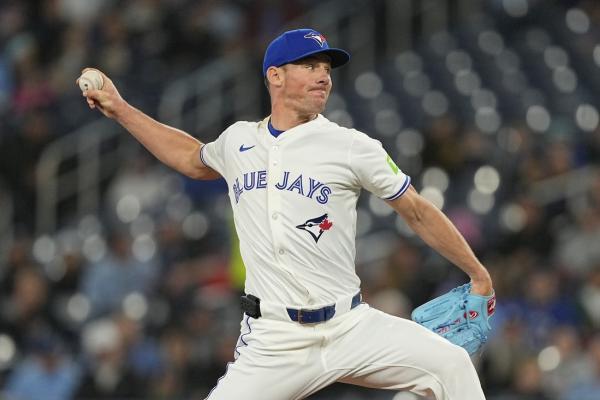 Chris Bassitt, Blue Jays whiff 19 batters in win over Braves