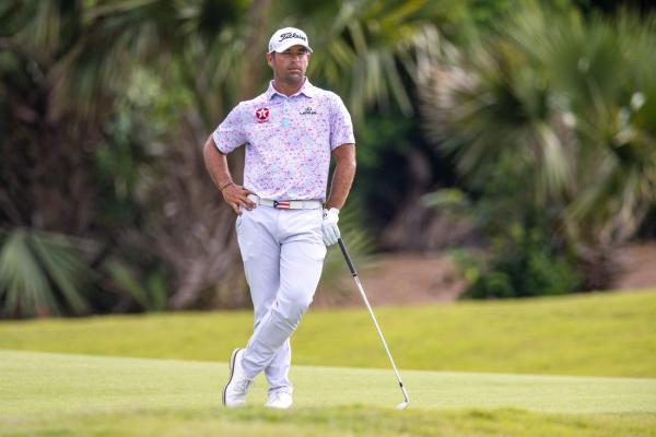 Andrew Novak, Rafael Campos cut through wind, lead at Bermuda