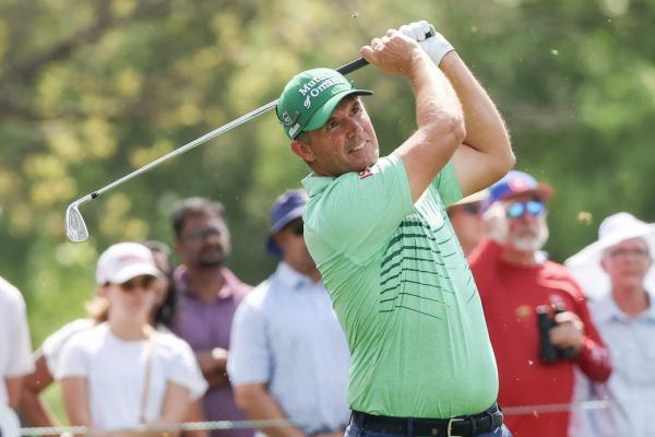 Padraig Harrington surges to 3-shot lead at SAS Championship