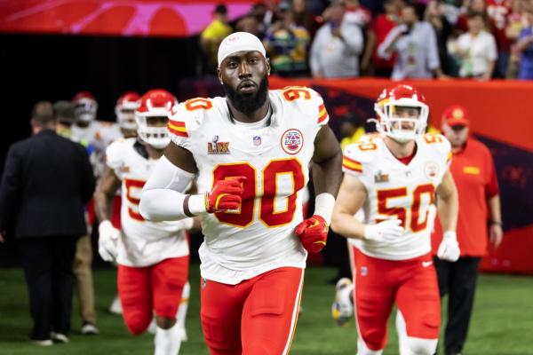 Report: Chiefs keep DE Charles Omenihu on $7M deal