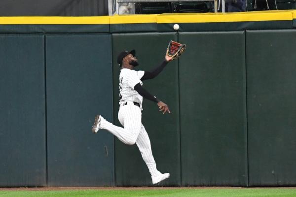 White Sox place Luis Robert Jr. (hamstring) on 10-day IL