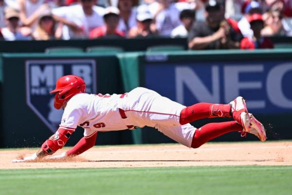 Angels eke out series win over Mets thumbnail