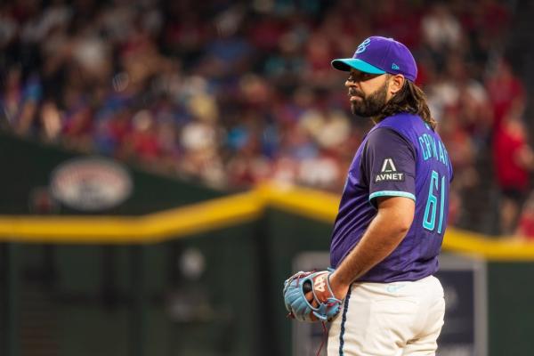 Diamondbacks batters pound Andrew Abbott early, rout Reds