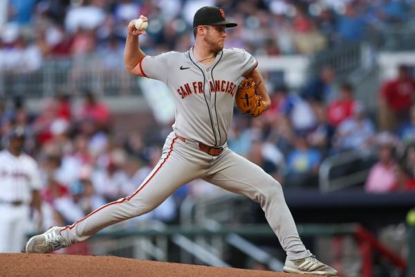 Giants end 6-game losing streak with shutout of Braves