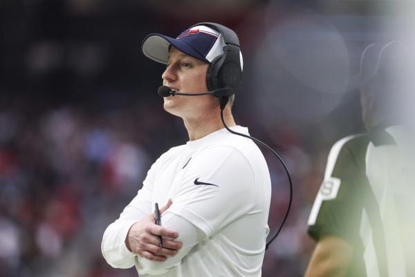 Reports: Texans firing OC Bobby Slowik after two seasons thumbnail