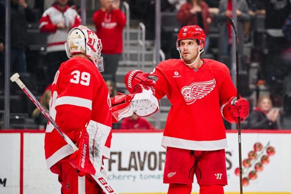 Red Wings, Oilers face off, each looking for 4th straight win