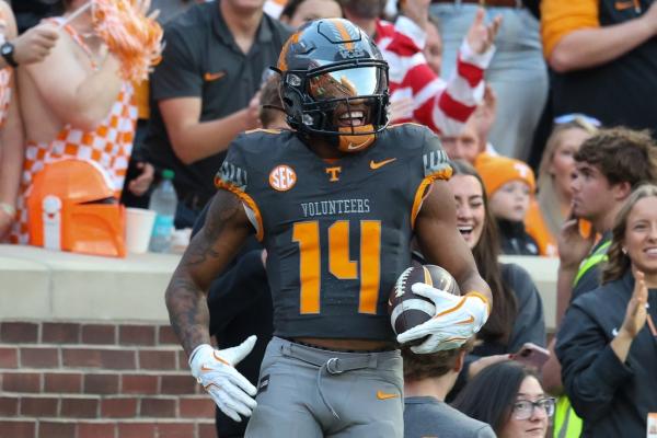 No. 23 Tennessee continues offensive assault in rout of New Mexico St.