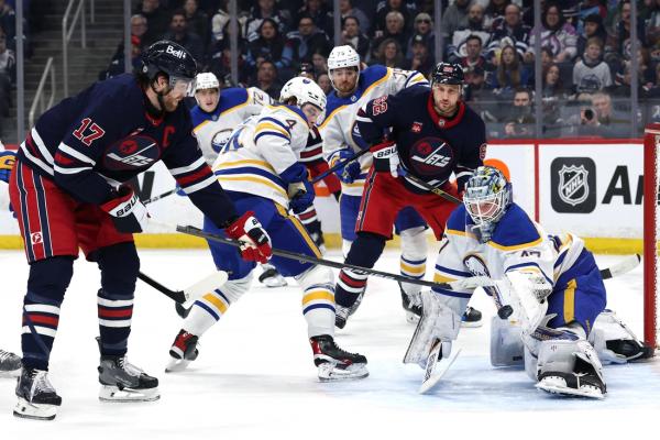 Sabres surprise Jets, end two-game slide