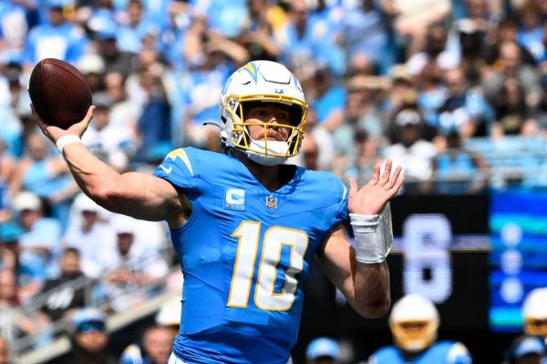 Chargers coach: Justin Herbert's ankle 'much better' thumbnail