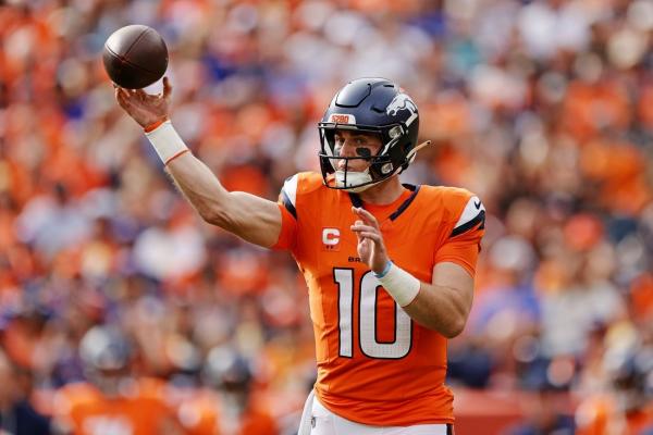 Broncos, buoyed by tight wins, clash with up-and-down Cowboys