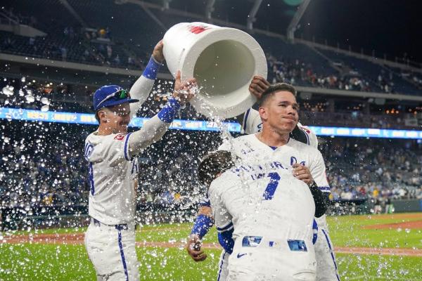 Bobby Witt Jr.’s walk-off completes Royals’ 9th-inning rally in win over White Sox