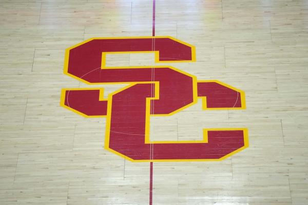 Top USC hoops recruit Alijah Arenas to miss 6-8 months (knee)