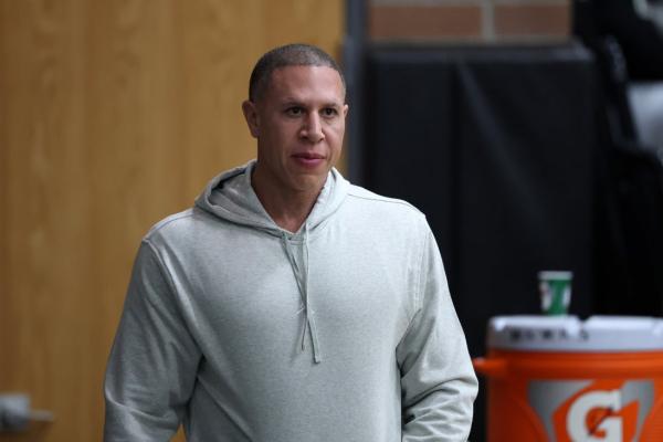 Report: Mike Bibby hired to coach Sacramento State