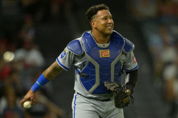 Royals award C Salvador Perez new two-year contract