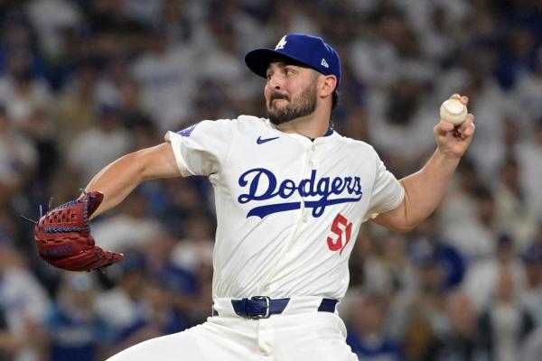 Dodgers place LHP Alex Vesia, RHP Brusdar Graterol on WS roster