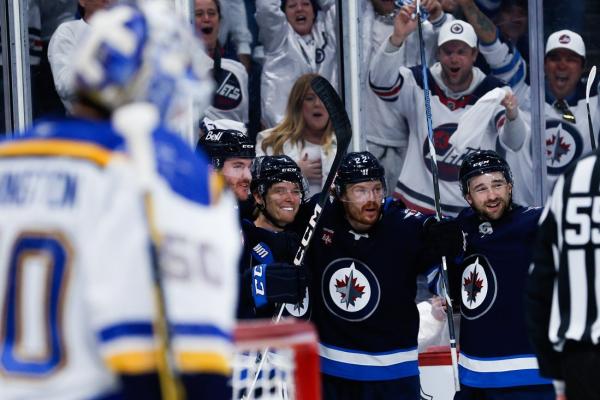 After 2 lopsided losses, Jets strike back and take Game 5 vs. Blues