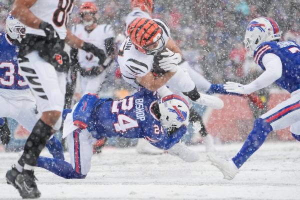 Bengals melt down in snow as Bills rally for 39-34 win
