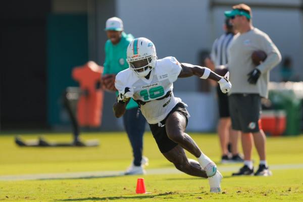 Dolphins TE Darren Waller doubtful vs. Colts