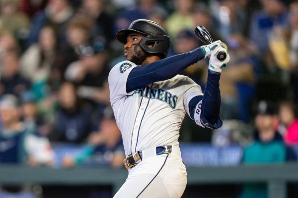 Mariners’ Victor Robles ejected for throwing bat at Triple-A pitcher