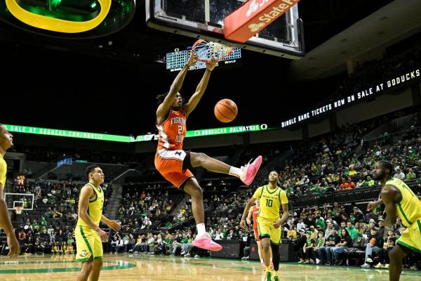 No. 22 Illinois comes west, wipes out No. 9 Oregon