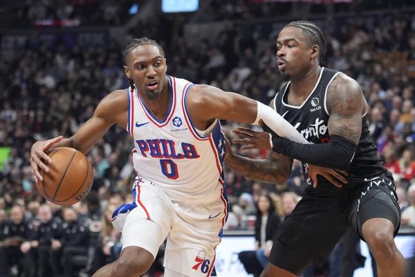 Tyrese Maxey scores 33, lifts 76ers over Raptors to split season series