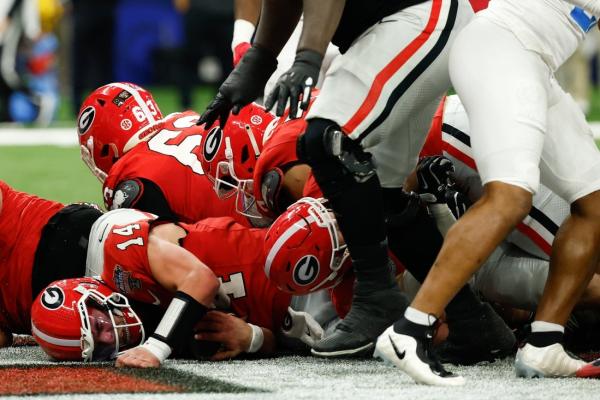 Last-minute field goal lifts Ole Miss past Georgia, into CFP semis