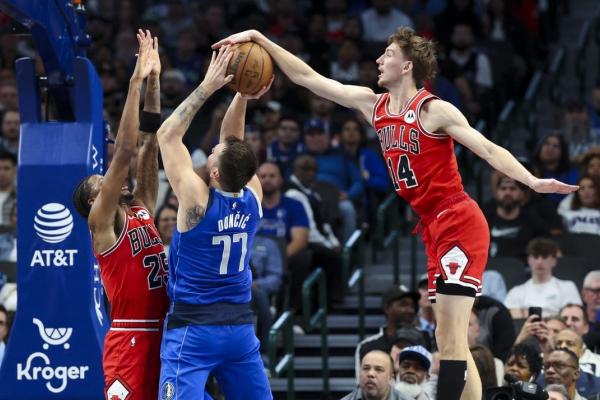 Luka Doncic scores 27 as Mavs pull away from Bulls thumbnail