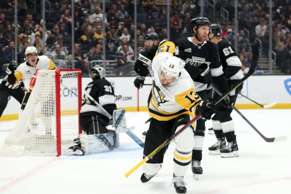 Penguins dominate, end Kings’ nine-game home win streak