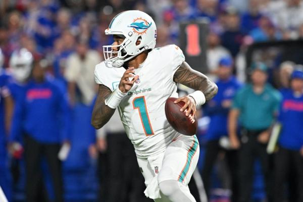 Dolphins, Jets battle with each team hunting first win
