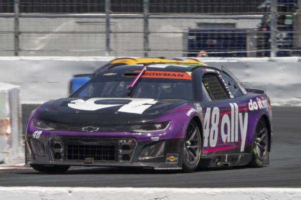 Big changes for Alex Bowman’s pit crew ahead of Bristol playoff race