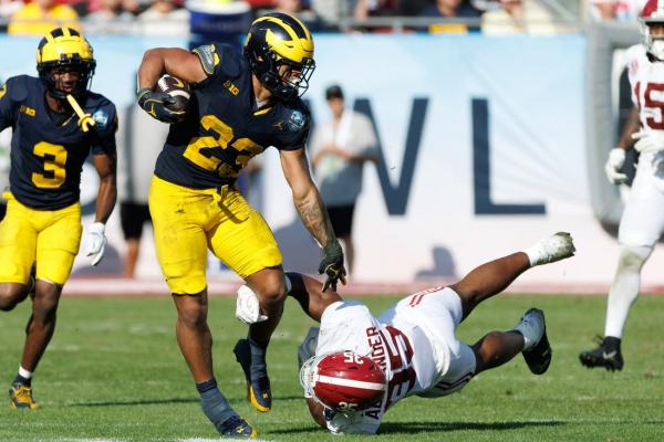 Bowl roundup: Michigan upsets No. 11 Alabama