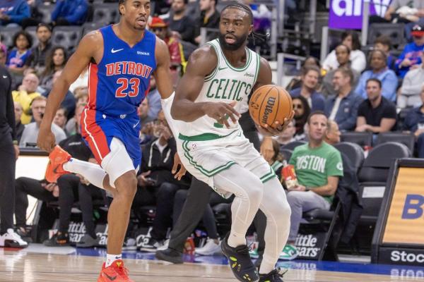 Jayson Tatum scores 37, helps unbeaten Celtics edge Pistons