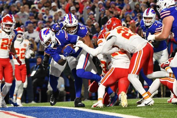 Josh Allen's clutch TD run ices Bills' win over Chiefs thumbnail