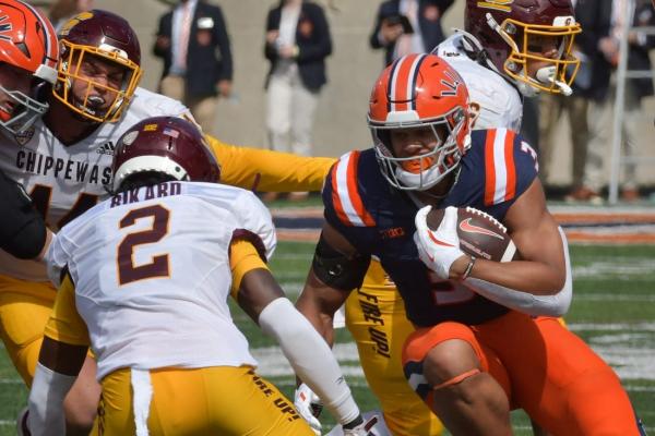 Illinois cruises past Central Michigan