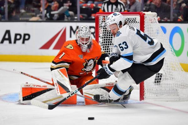 Leo Carlsson’s OT goal propels Ducks past Utah