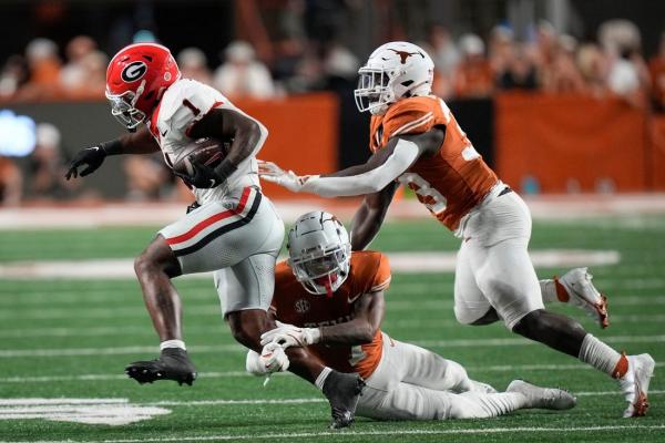 Top 25 roundup: No. 5 Georgia rumbles past No. 1 Texas