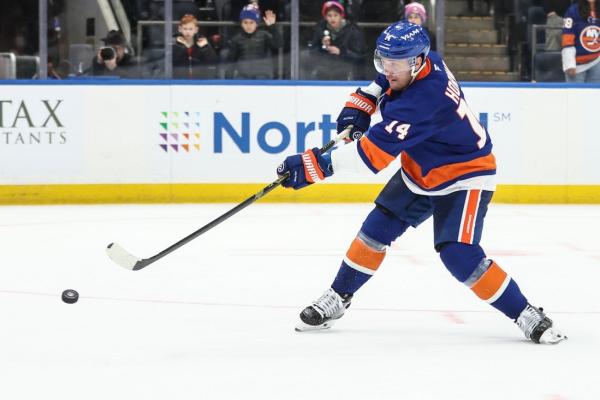 Islanders keen to build more momentum against Bruins