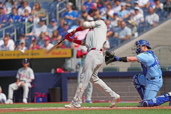 Kyle Schwarber continues homer run as Phillies down Blue Jays