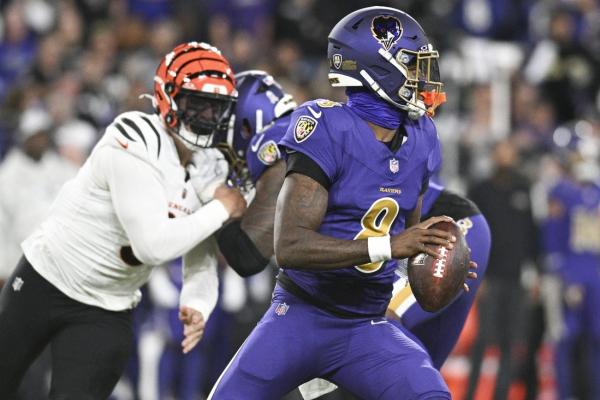 Lamar Jackson’s 4 TDs are just enough as Ravens hold off Bengals