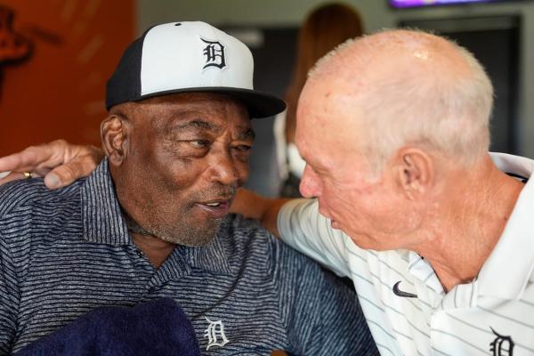 Former Tigers, White Sox OF Chet Lemon dies at 70