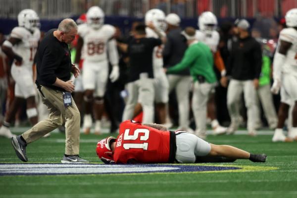 Georgia loses QB Carson Beck (arm) during SEC title game