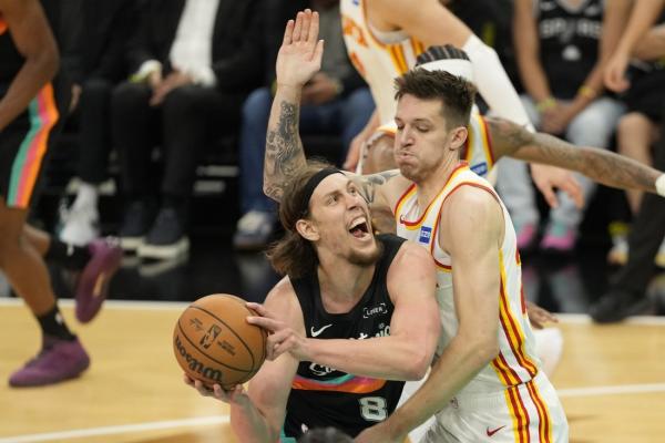 Spurs top Hawks despite Nickeil Alexander-Walkerâs career-high 38