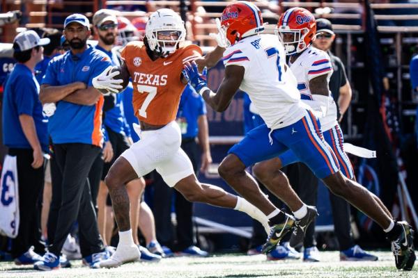 No. 5 Texas dominates first half, rolls past Florida 49-17