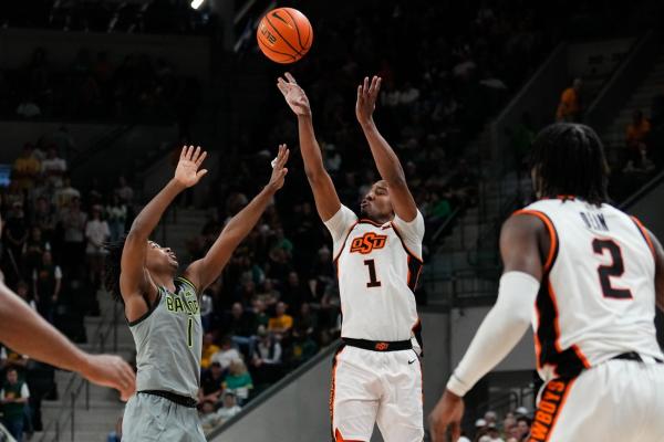 Seniors help Oklahoma State knock off Cincinnati