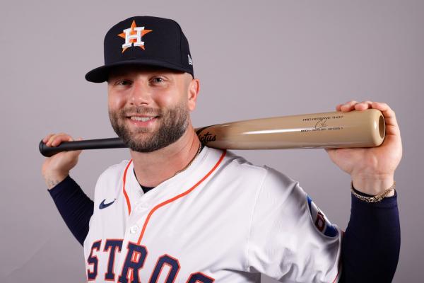 Astros 1B Christian Walker (oblique) scratched from lineup